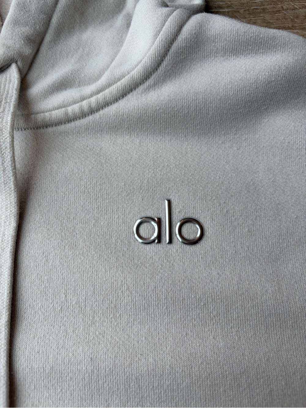 alo yoga accolade hoodie - bone - small - Picture 2 of 6